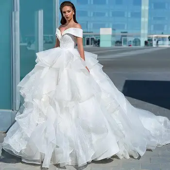 Свадебное бальное платье с открытыми плечами, украшенное кристаллами, Роскошный шлейф в часовне, Милая шея, свадебное платье на молнии сзади для женщин 2021